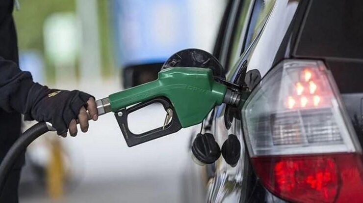Benzine zam yolda