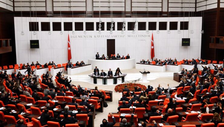 Çalışan emeklilere 5 bin lira düzenlemesi yasalaşacak
