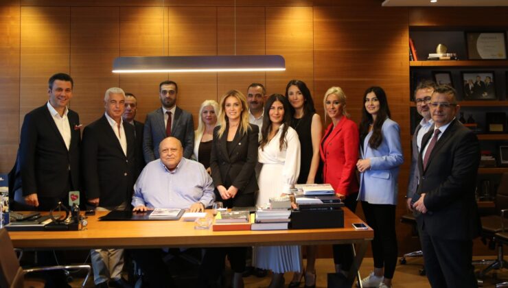 Hazır giyimin ağabeyi Abdullah Kiğılı Türkiye’de İş Dünyası dergi ekibi ile buluştu