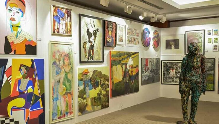 Her Eve Bir Sanat Gerek