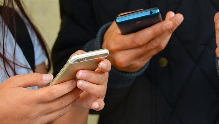İthal cep telefonuna gelecek olan zam iptal