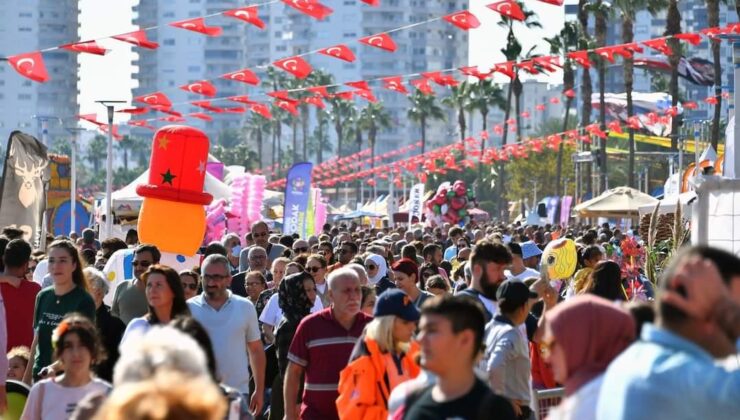 Mersin’de hasret bitti, kent Narenciye Festivali’ne yeniden kavuştu