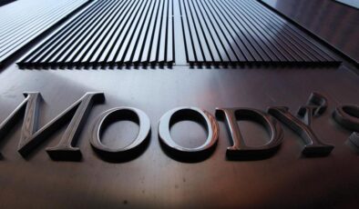 Moody’s, New York Community Bank’ın kredi notunu düşürdü