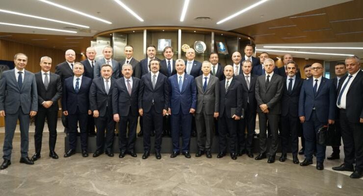 Ticaret Bakanı Bolat, TBB’de kredilerdeki gelişmeleri konuştu