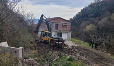 Ormanlarda kaçak yapılar hiçbir karar olmaksızın yıkılacak