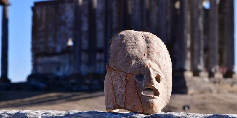 Aizanoi'de yeni eserler bulundu 3 aizanoi maske