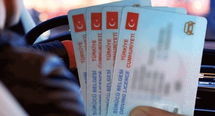 Eski tip ehliyet yenileme süresi uzatıldı