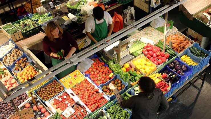 Gıda enflasyonu dünyada ortalama yüzde 6,7 iken bu oran Türkiye’de 43,6 oldu