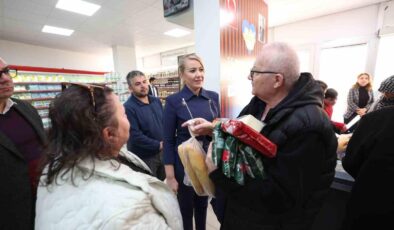 Merkezefendi Halk Market’te emeklilere yüzde 10 indirim desteği