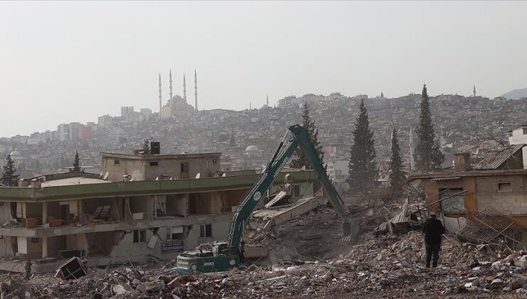 Deprem bölgesinde ekonomi toparlanıyor