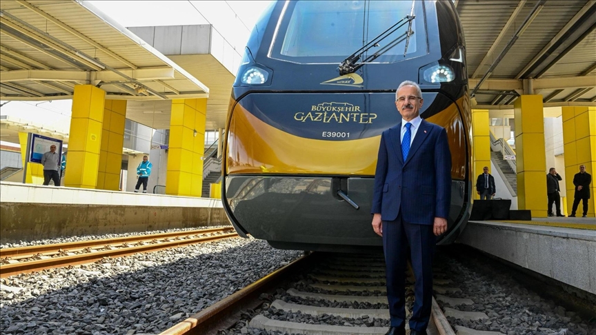 Gaziray durakları nereden nereye gider? Tren mi metro mu