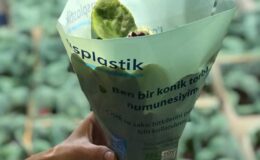 As Plastik liderlik loltuğuna oturdu