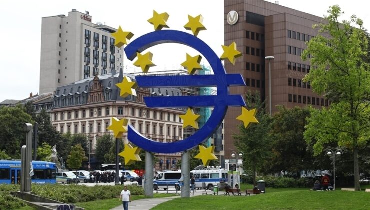 Euro Bölgesi’nde yıllık enflasyon hedefin üstünde