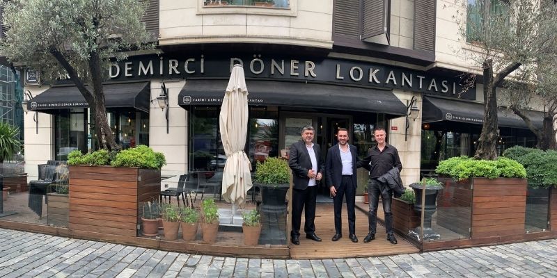 istanbul en meşhur dönercisi en iyi dönerciler 2025