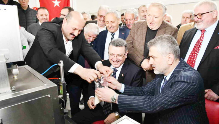Bal üreticilerine arı yemi makinesi desteği