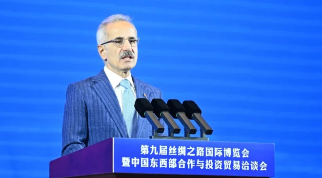 Bakan Uraloğlu 9. İpek Yolu Uluslararası Fuarı’nda