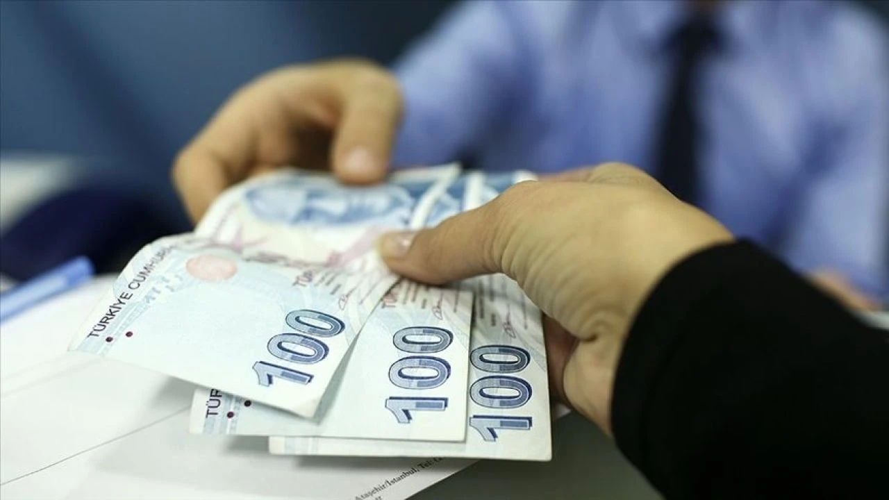 Memura vergi dilimi müjdesine düzenleme talebi