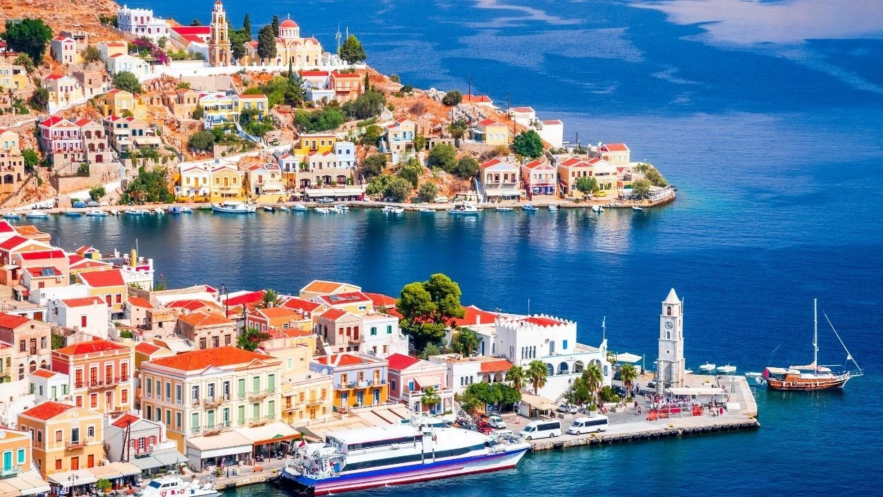 Yunan Adaları gidiş dönüş fiyatları 2025 tarifesi