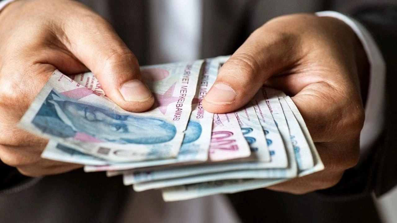 Memur maaşları kurbandan önce yatacak mı 2025