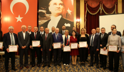Dijitalleşme Ödülü Mehmet Önder’e verildi