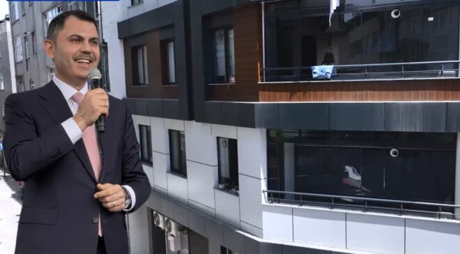 Zeytinburnu’ndaki Yarısı Bizden kampanyası desteği devam ediyor! Bakan Kurum paylaştı