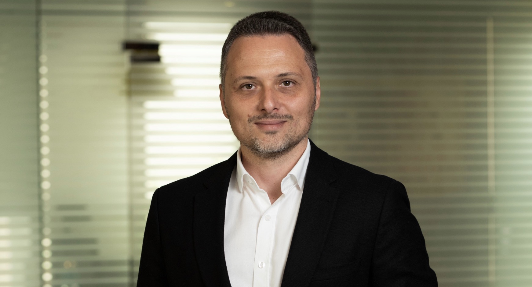 English Home Mehmet Gökhan Sivrikaya kimdir