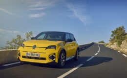 Renault 5 E-Tech Elektrikli Türkiye yollarında: Fiyatı ve özellikleri ne?