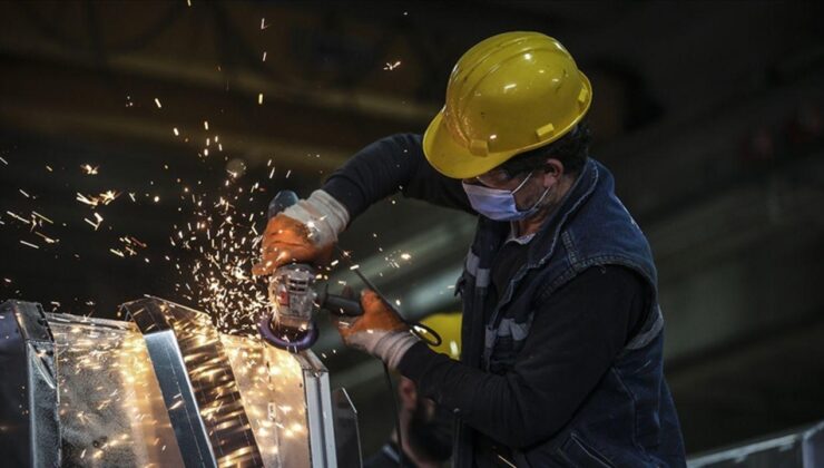 Sanayi üretimi yıllık bazda arttı