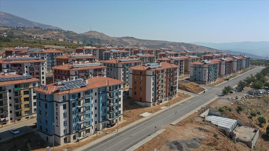 deprem bölgesinde kaç konut teslim edildi 2025