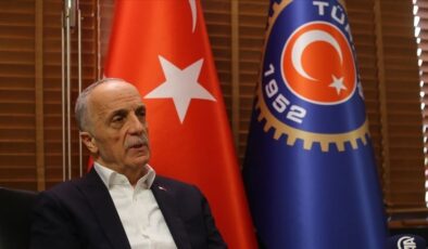 Kamu işçilerine yeni zam teklifi: Türk-İş ve Bakan Işıkhan görüşmeleri sürüyor