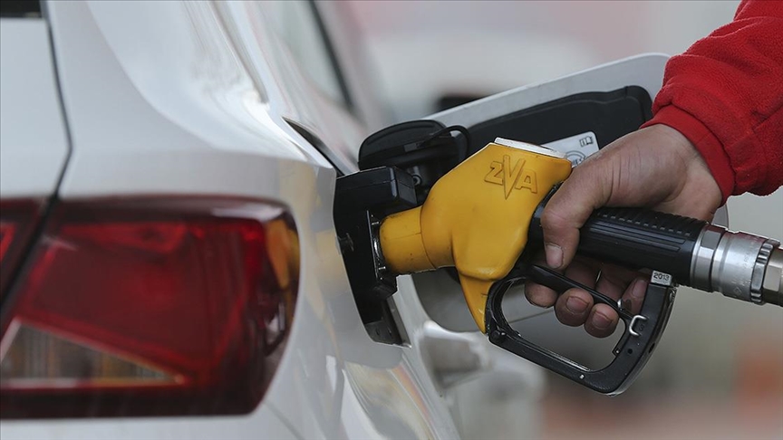 Benzine zam gelecek mi