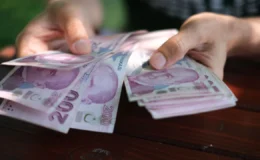 Emekli maaş promosyonu 2025 Vakıfbank, Yapı Kredi, Akbank, Garanti (GÜNCEL) En yüksek hangi banka?