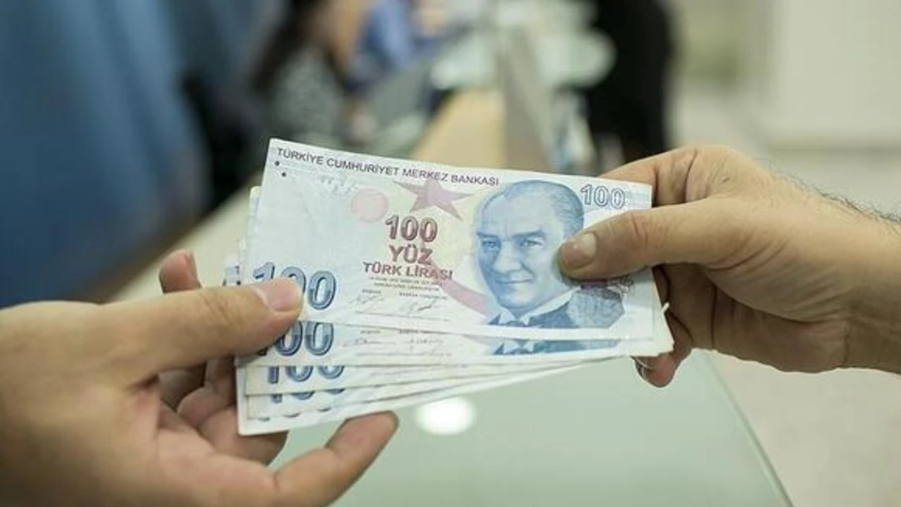 Emekli maaş promosyonu 2025 Vakıfbank, Yapı Kredi, Akbank, Garanti (GÜNCEL) En yüksek hangi banka?