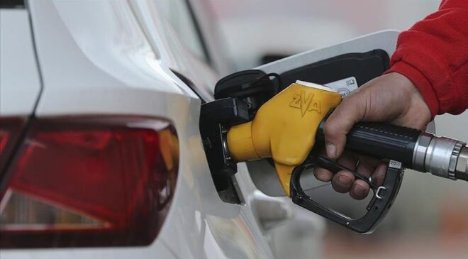 Petrol düşüyor, güncel akaryakıt fiyatları zamlanıyor!