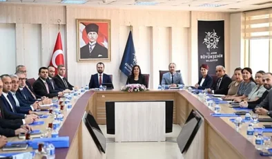 AK Parti’ye geçen Aydın Büyükşehir Belediyesi’nde maaşlara zam