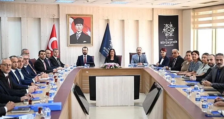 AK Parti’ye geçen Aydın Büyükşehir Belediyesi’nde maaşlara zam