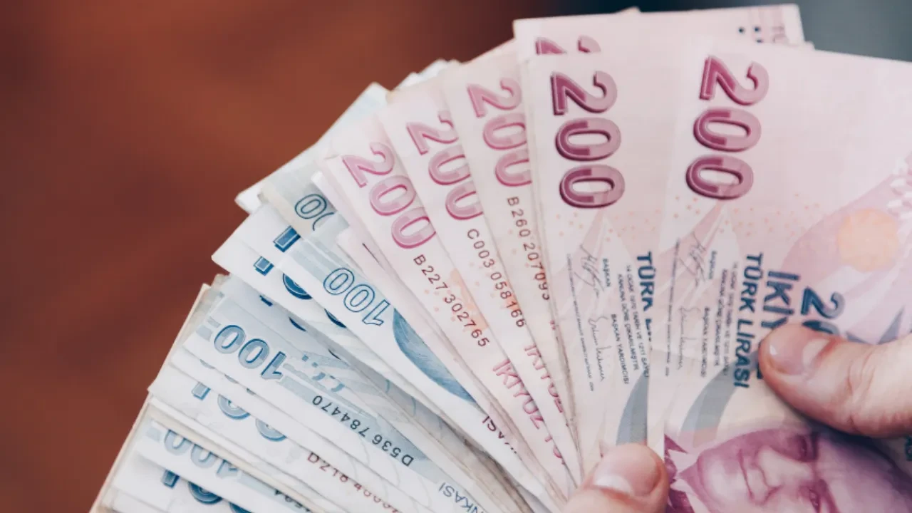 Emekliye en çok promosyon veren bankalar 2025 Ağustos güncel Albaraka, Şekerbank, Akbank, Garanti BBVA, Vakıfbank oranları