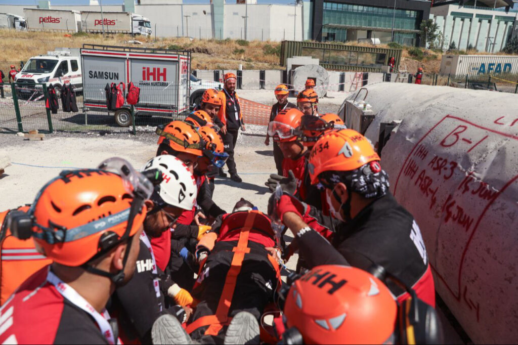 6,8'lik deprem senaryosuna İHH'dan tam not 4 ihh deprem tatbikatı