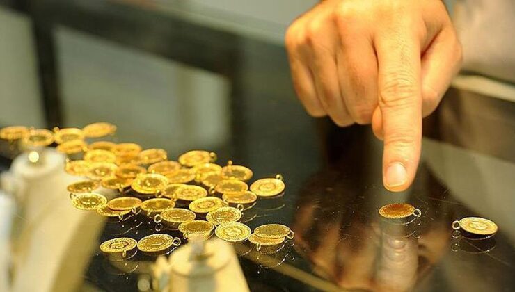 Döviz piyasaları yataya dönerken altın yeniden toparlandı