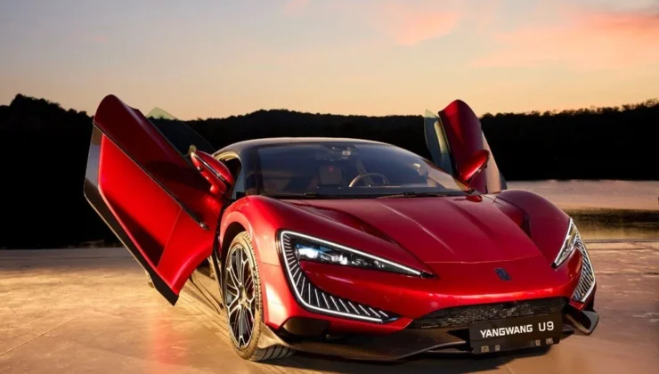 BYD Türkiye’den teknoloji şovu: Yüzen, dönen ve zıplayan Yangwang U8 & U9 İstanbul’da