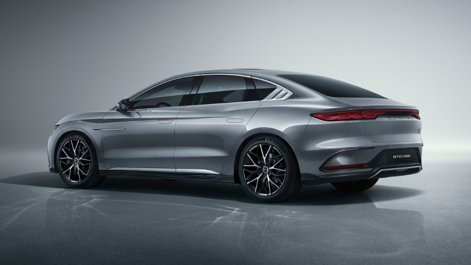 BYD 2025 satış hedefini güncelledi