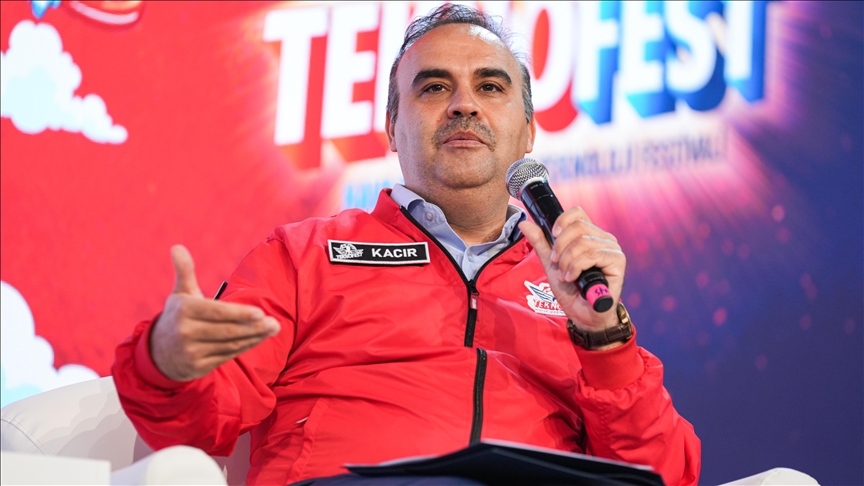 Bakan Kacır, TEKNOFEST'te Türkiye'de İş Dünyası'nın sorularını cevapladı
