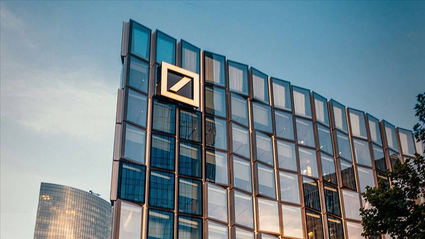 Deutsche Bank altın fiyatı tahminini 2026 için 4 din dolara yükseltti