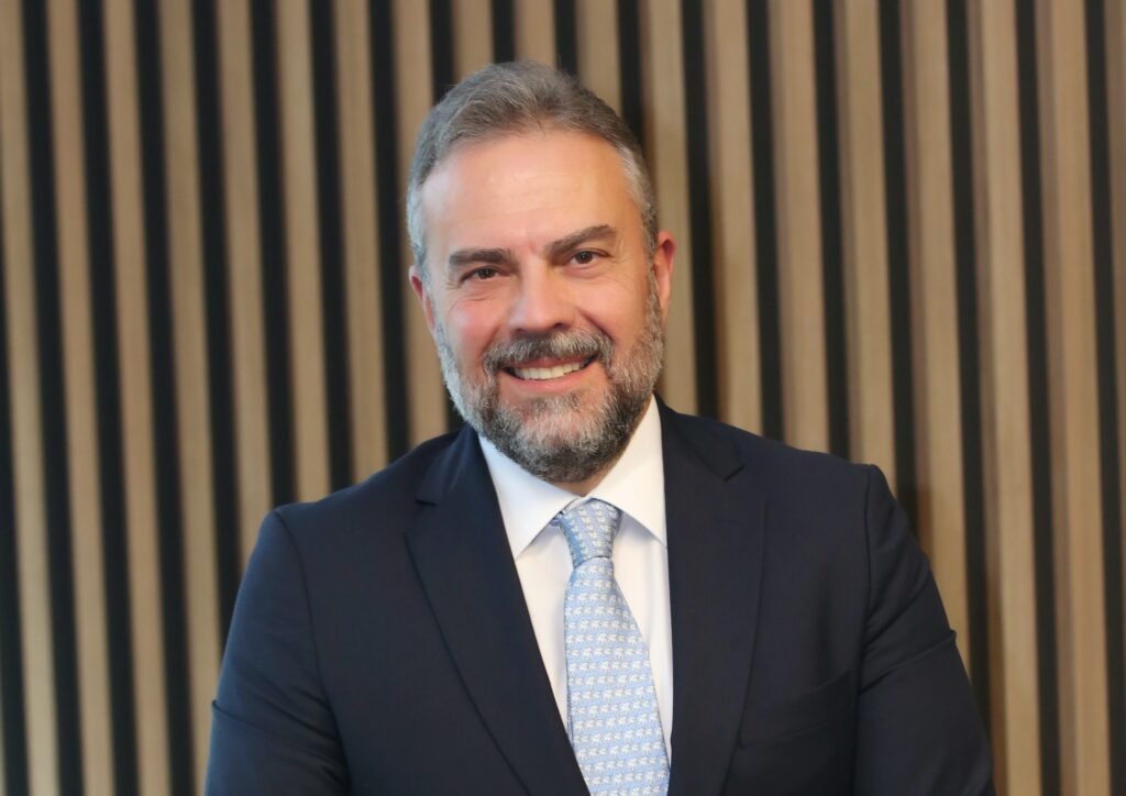 1760180980 Hakan Oker 2