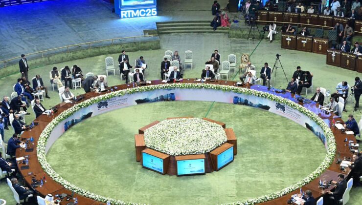 Türkiye küresel taşımacılığın kalbinde yer alıyor