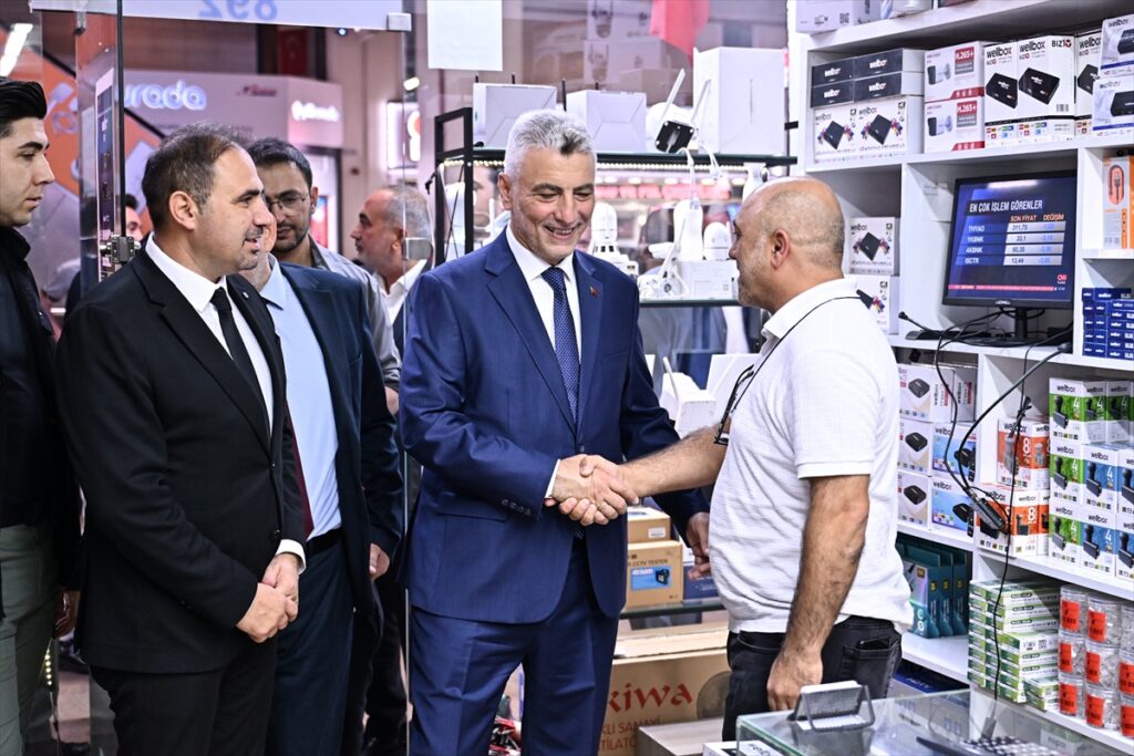 Esnafa128 milyar liralık kredi desteği 3 İSTOÇ esnafı