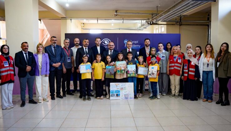 Öğrencilere göz taraması desteği