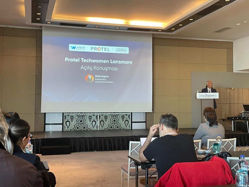 Teknolojide kadınlar sahnede ''Artık tren kaçmıyor biz içindeyiz'' 3 WhatsApp Image 2025 10 31 at 16.11.10 1