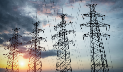 Türkiye’nin elektrik kurulu gücü 121 bin megavatı aştı