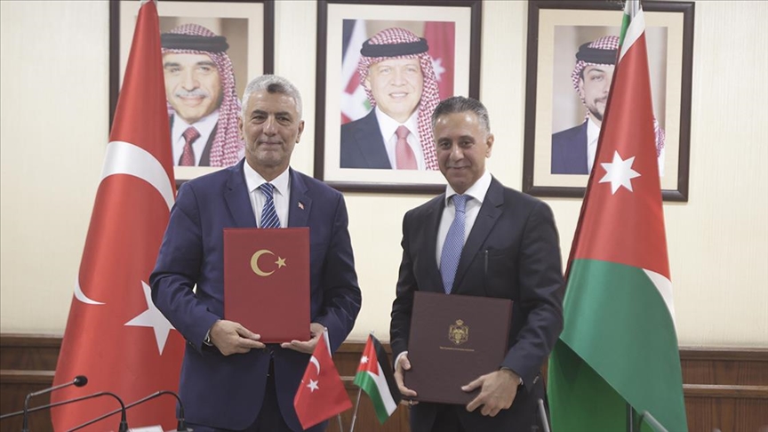 thumbs b c e4b4659ee0988344ff9ca9d1de9c2ebd